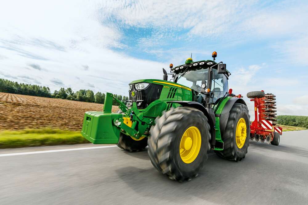 картина-постер Американский зеленый трактор компании "John Deere"