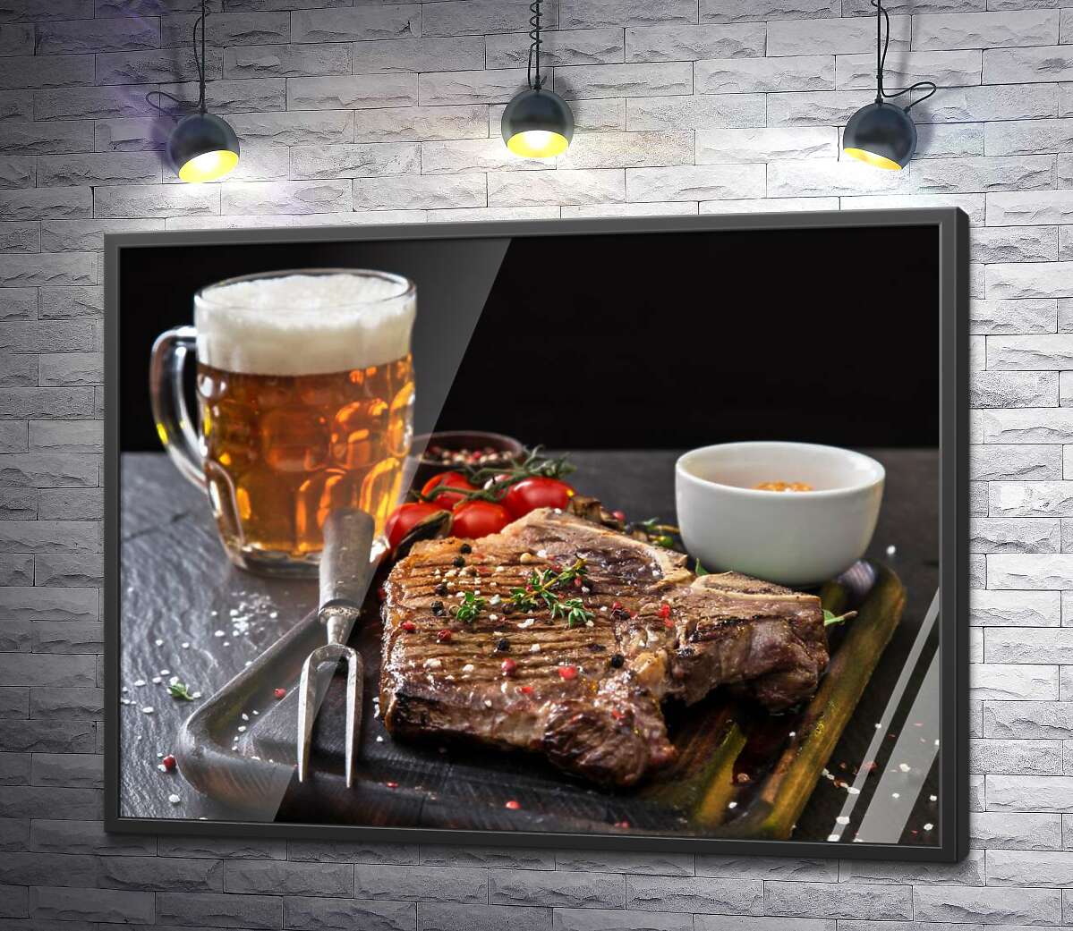постер Мясо со специями на закуску к бокалу пенистого пива