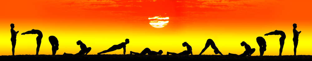 картина-постер Позы йоги "Приветствие Солнца" на фоне оранжевого неба