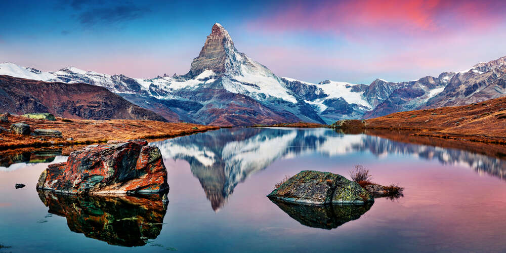 картина-постер Гористий пік гори Матергорн (Matterhorn) відбивається у тихих водах озера