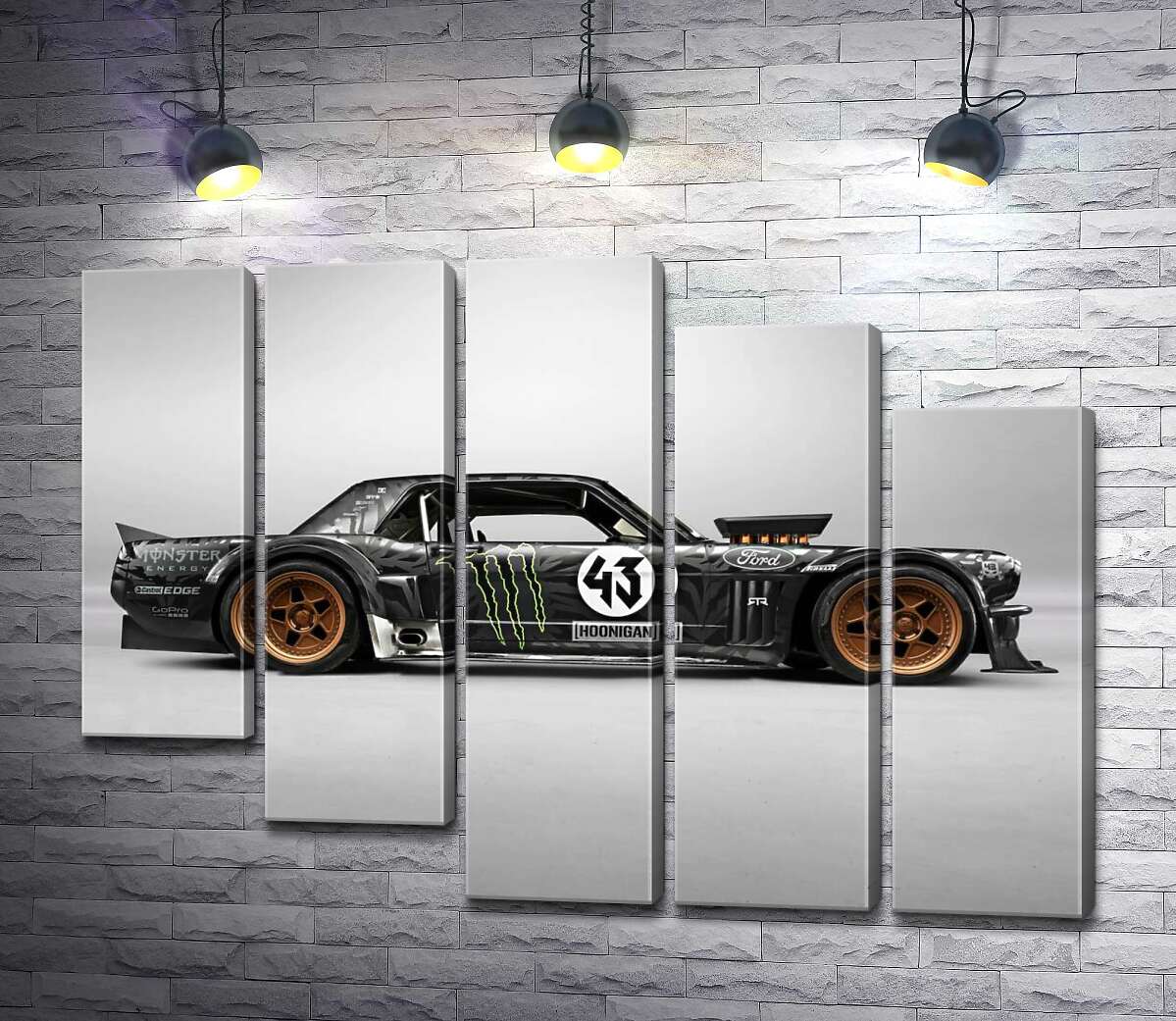 модульная картина Тюнингованный автомобиль Ford Mustang Hoonicorn автогонщика Кена Блока (Модуль №28)