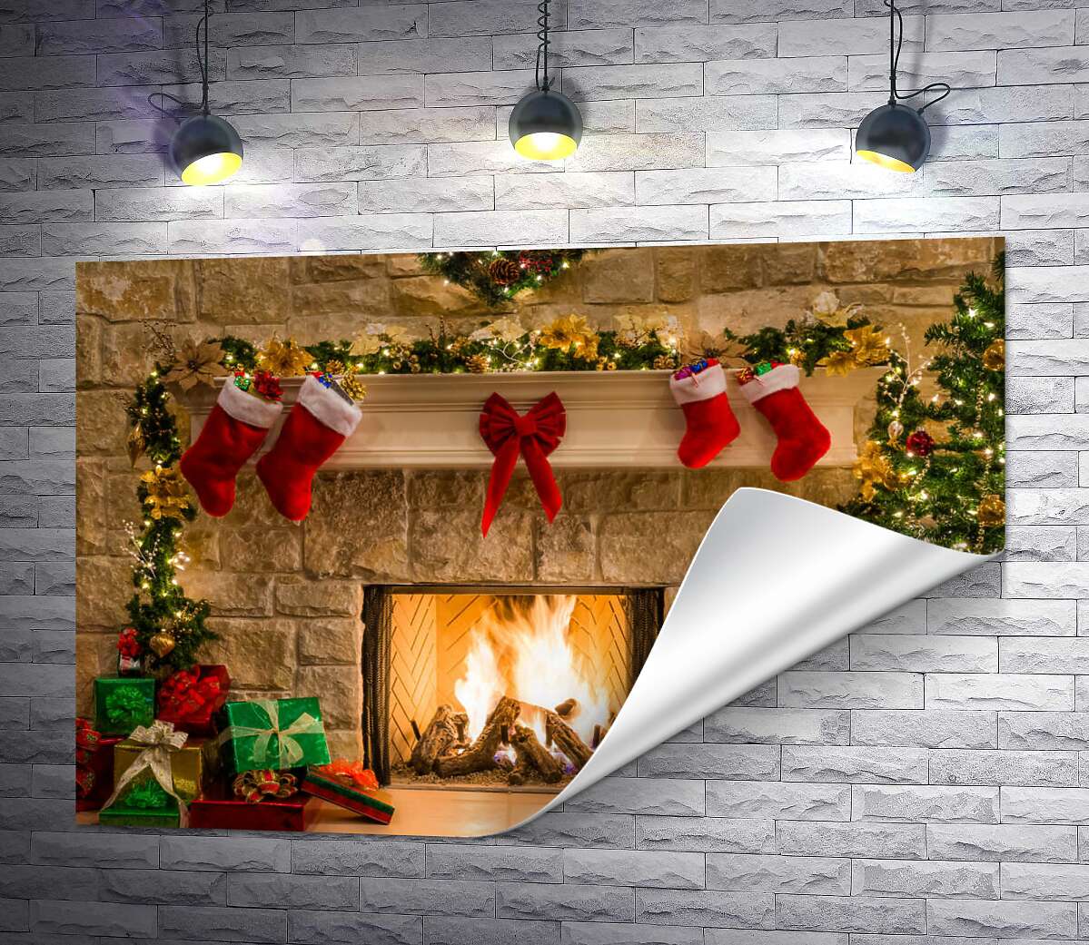 друк Святкова ялинка біля теплого каміна з різдвяними шкарпетками та подарунками