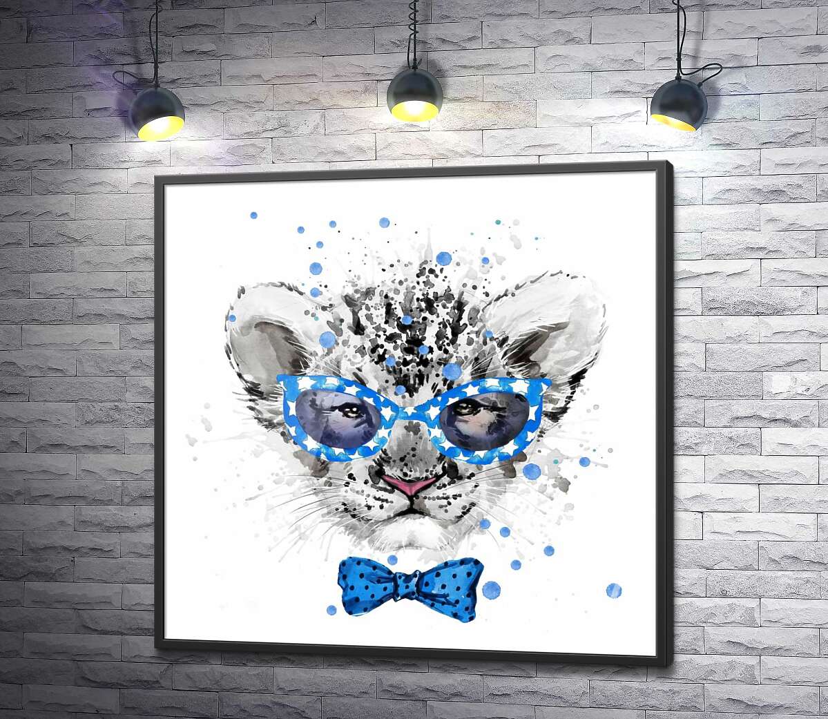 постер Львенок-джентльмен с голубой бабочкой и очками