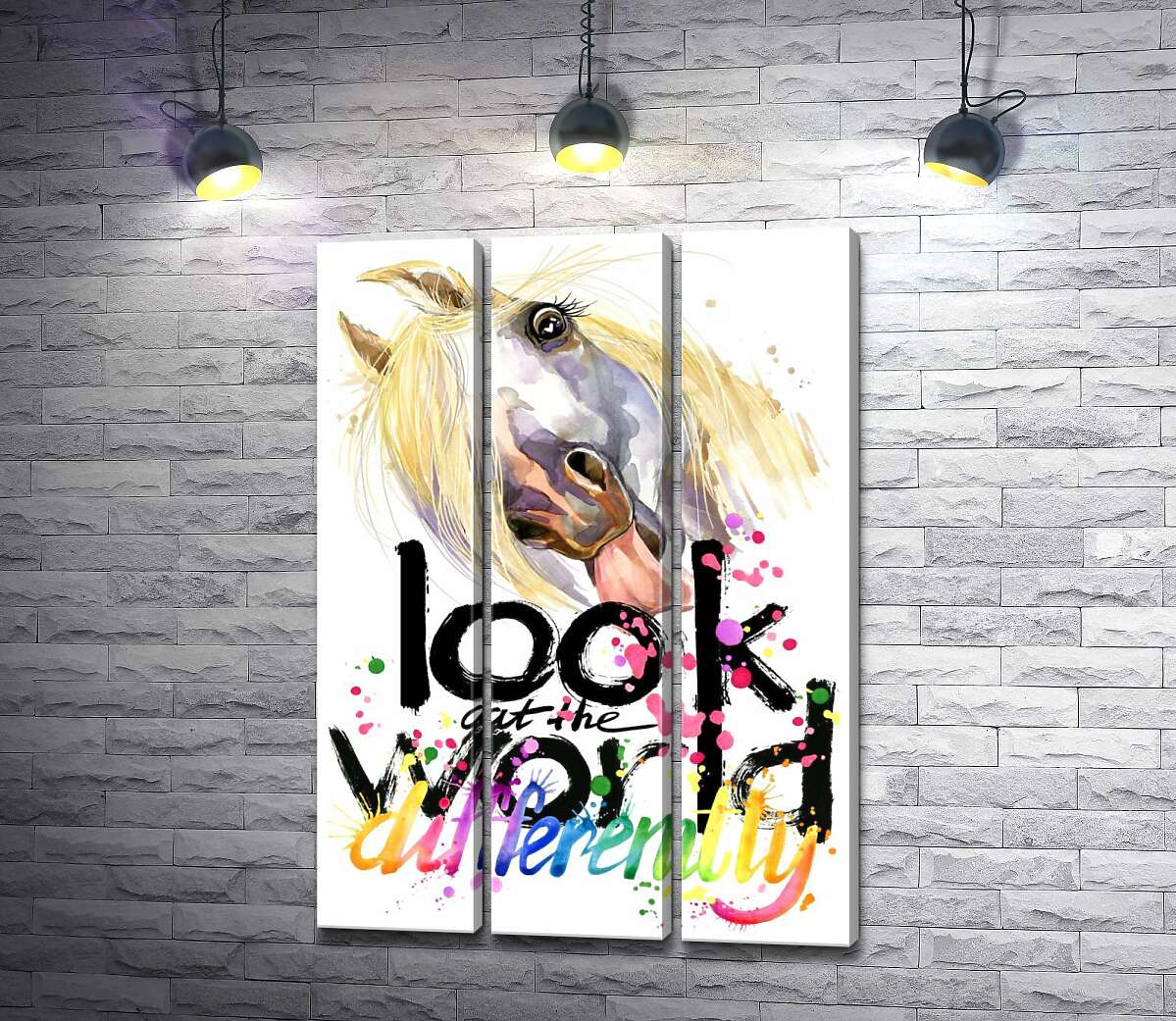модульна картина Напис "look at the world differently" та білий кінь, що показує язик