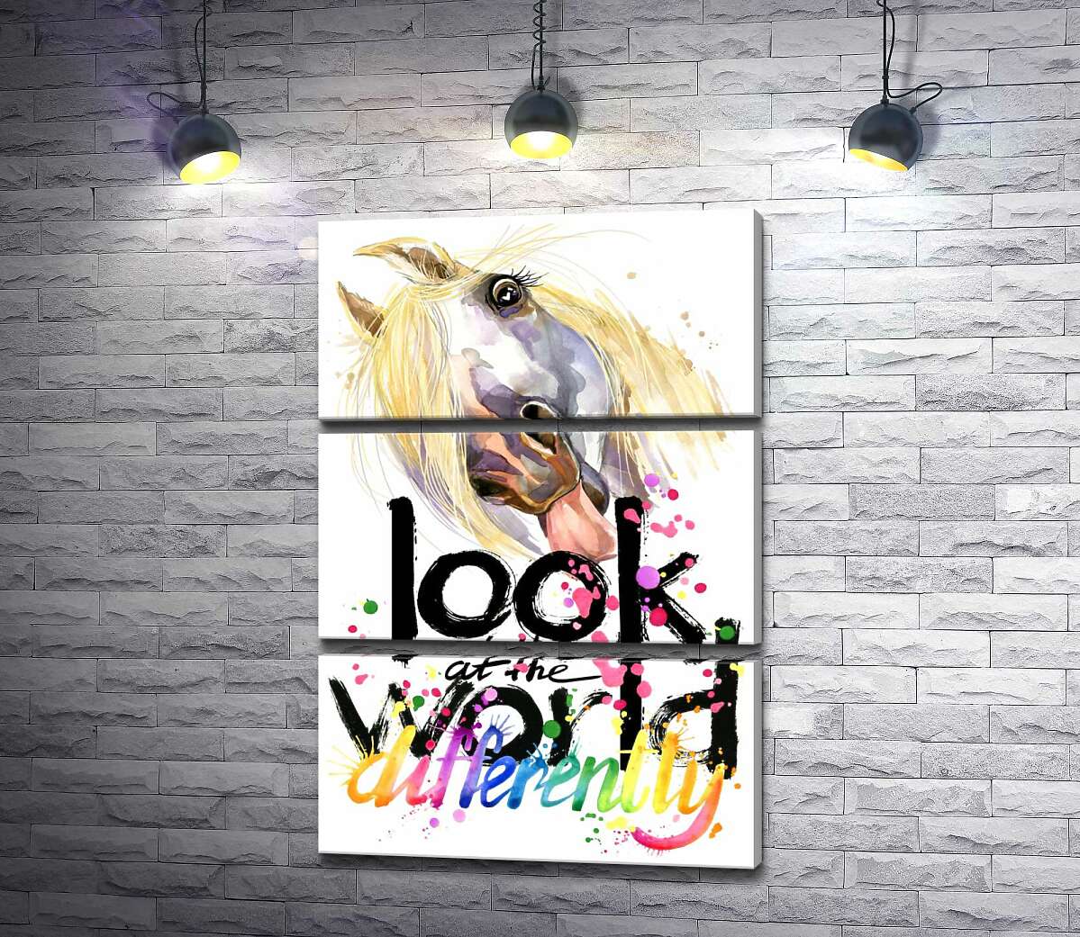модульная картина Надпись "look at the world differently" и белая лошадь, показывающая язык (Модуль №15)