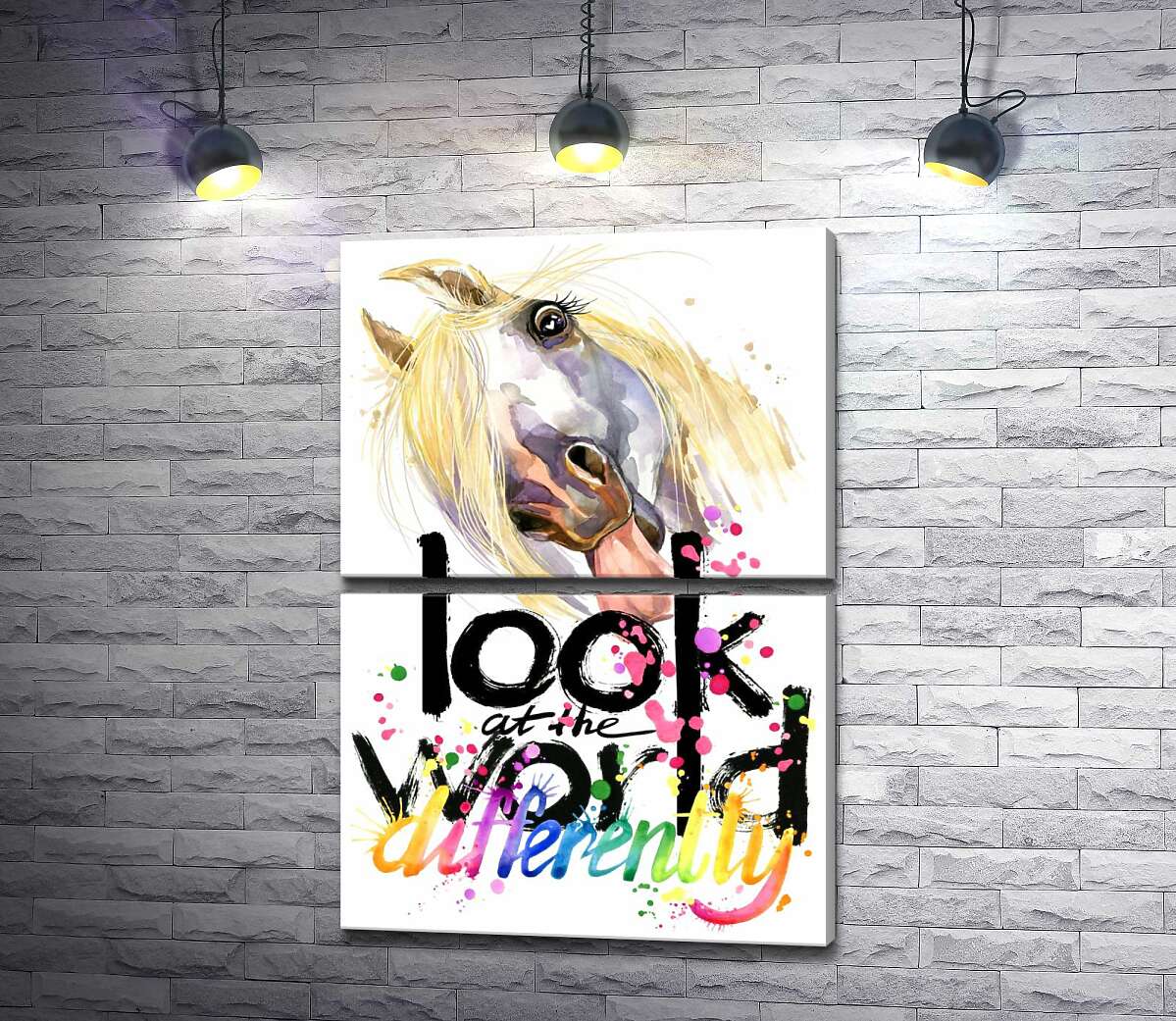 модульная картина Надпись "look at the world differently" и белая лошадь, показывающая язык (Модуль №7)