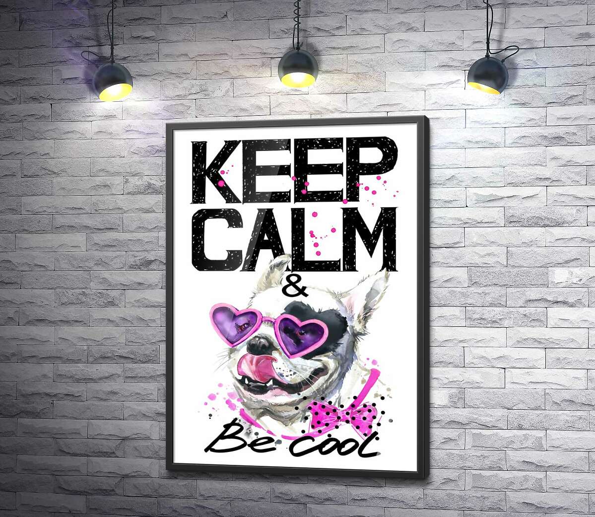 постер Веселый бульдог в розовых очках и бантике среди надписи "keep calm and be cool"