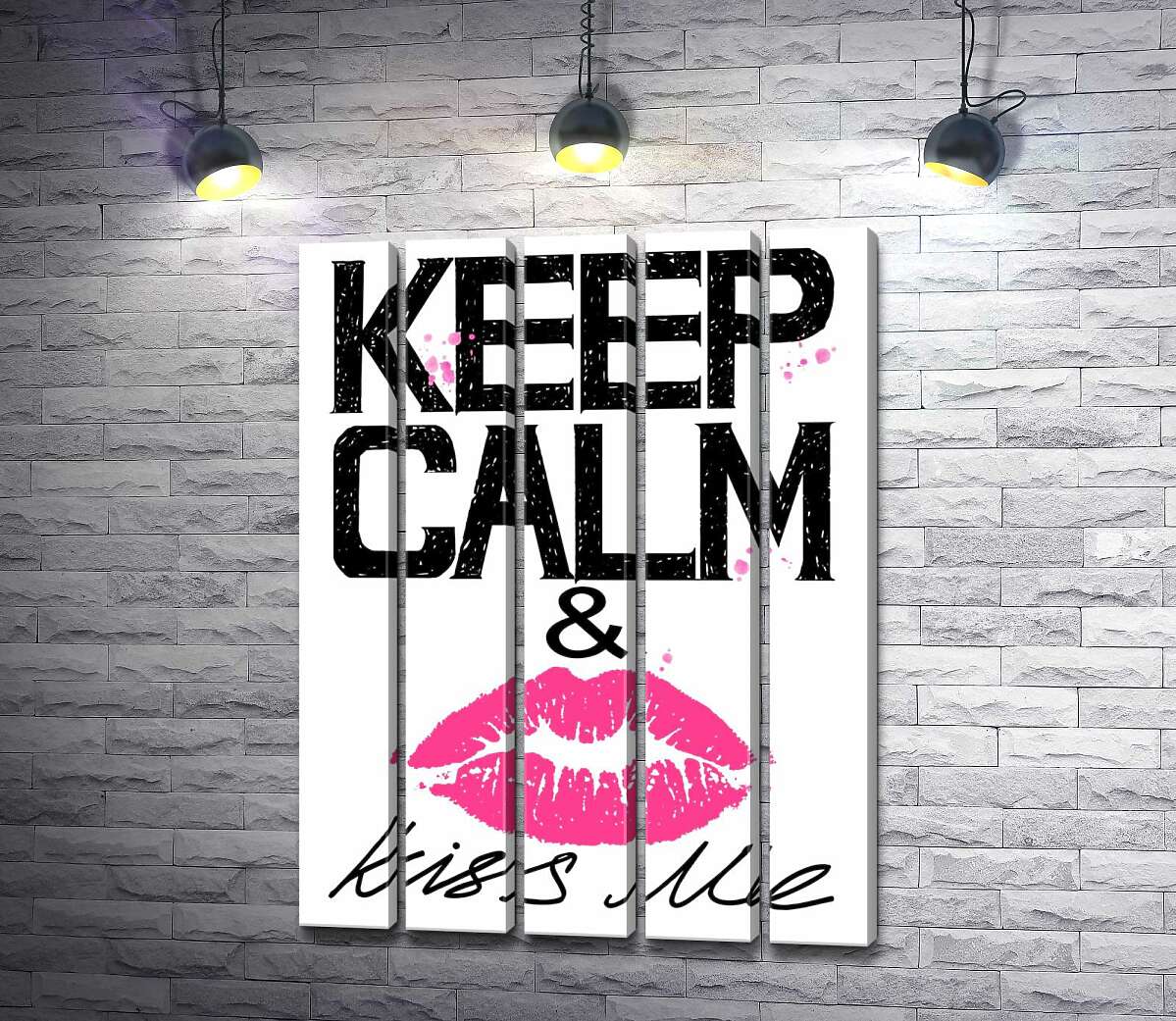модульная картина Розовый отпечаток губ среди надписи "keep calm and kiss me" (Модуль №26)