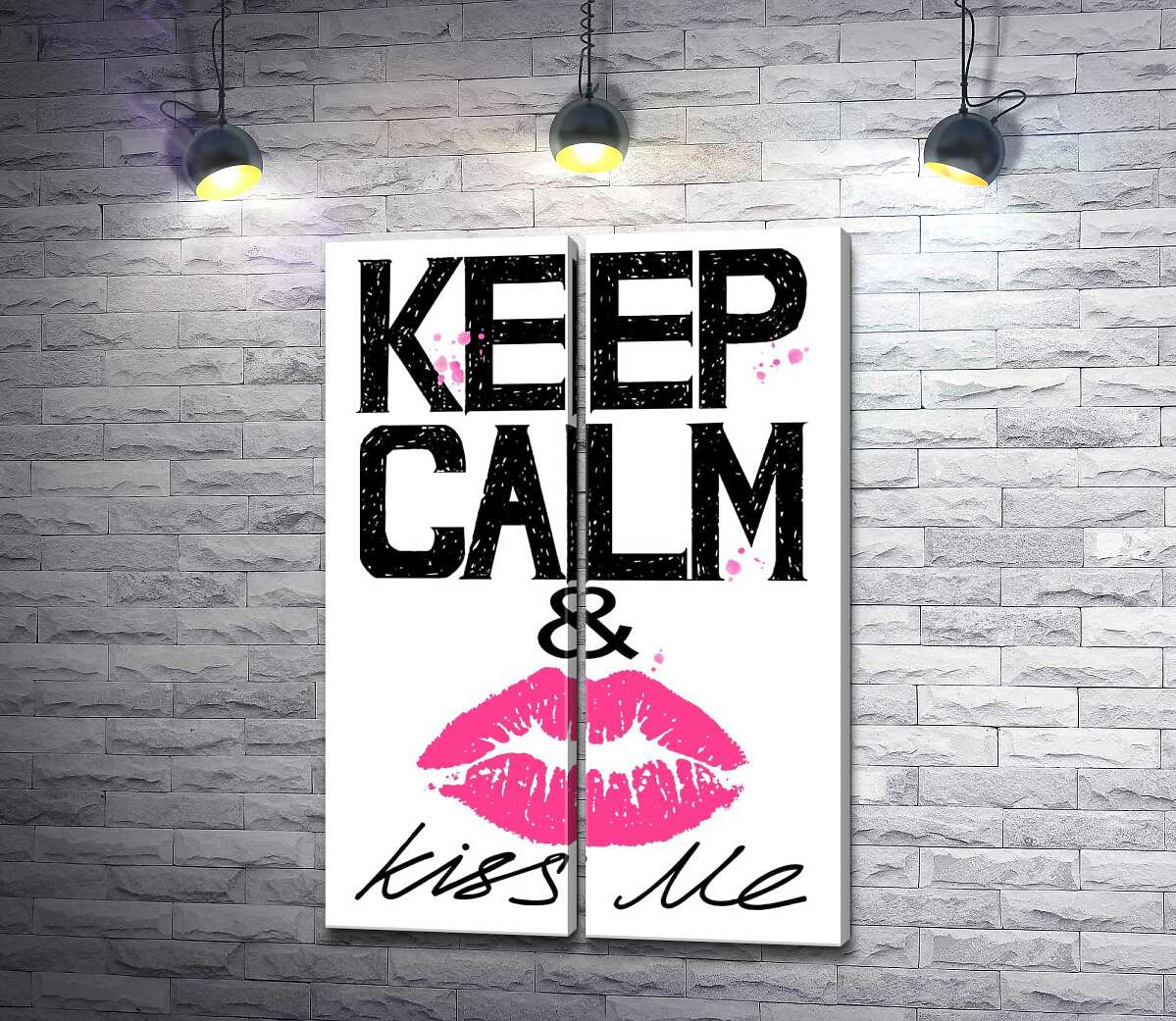 модульна картина Рожевий відбиток губ серед напису " keep calm and kiss me"