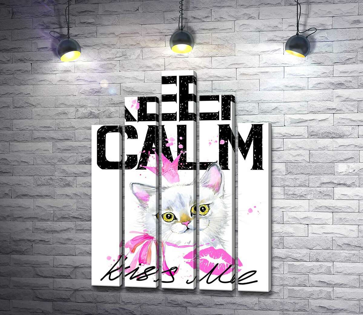 модульная картина Белая кошка-принцесса среди надписи "keep calm and kiss me" (Модуль №29)