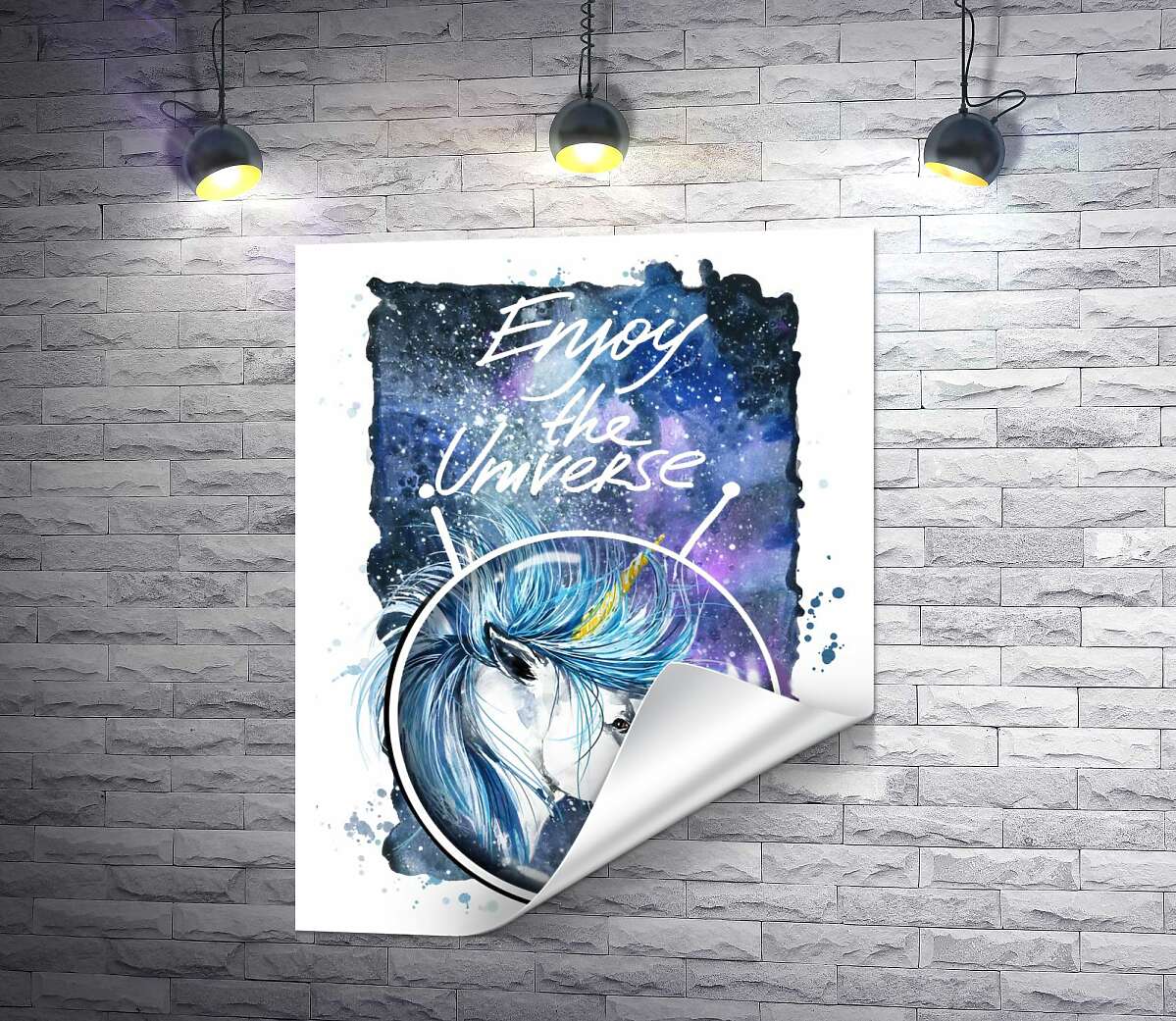 друк Блакитна грива єдинорога розвівається в космічному просторі поряд з написом "Enjoy the Universe"