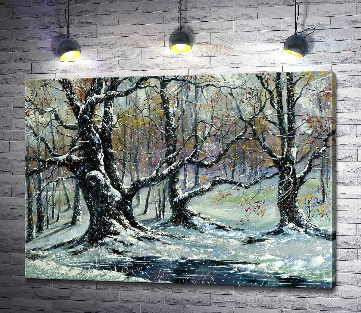 картина Покрученные стволы старых деревьев присыпаны снегом