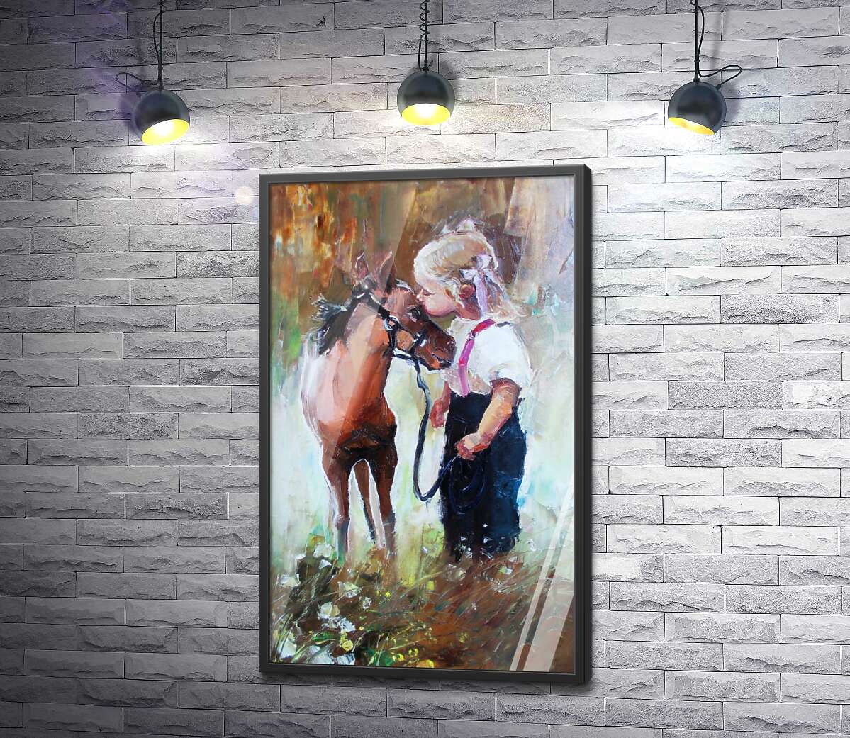 постер Маленька дівчинка ніжно цілує поні
