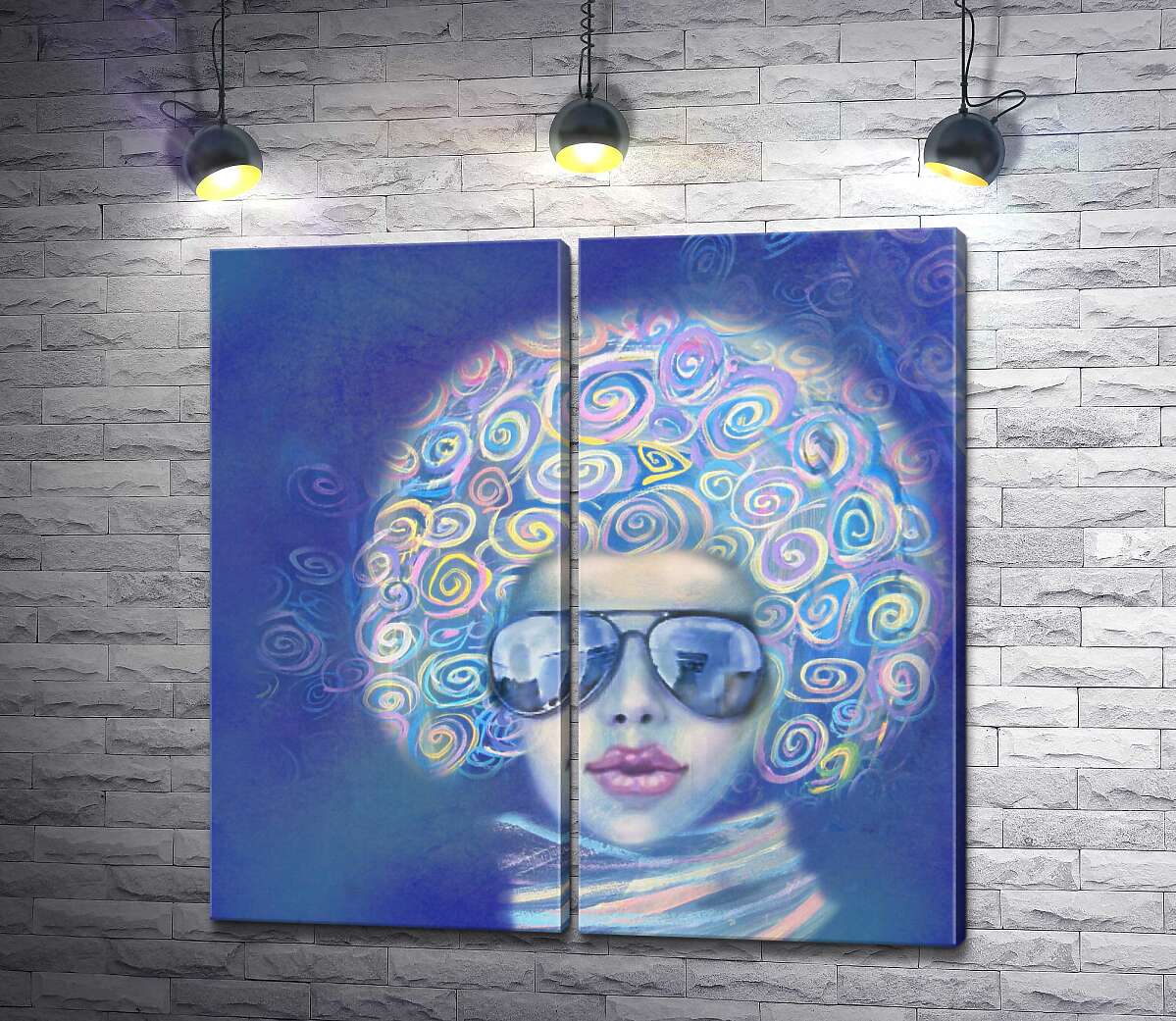 модульна картина Модна дівчина в окулярах з блакитними кучерями