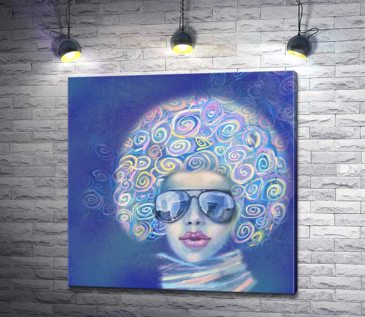 картина Модная девушка в очках с голубыми кудрями