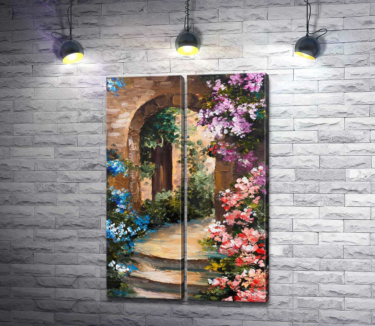 модульная картина Каменная арка, обвитая кустами цветов