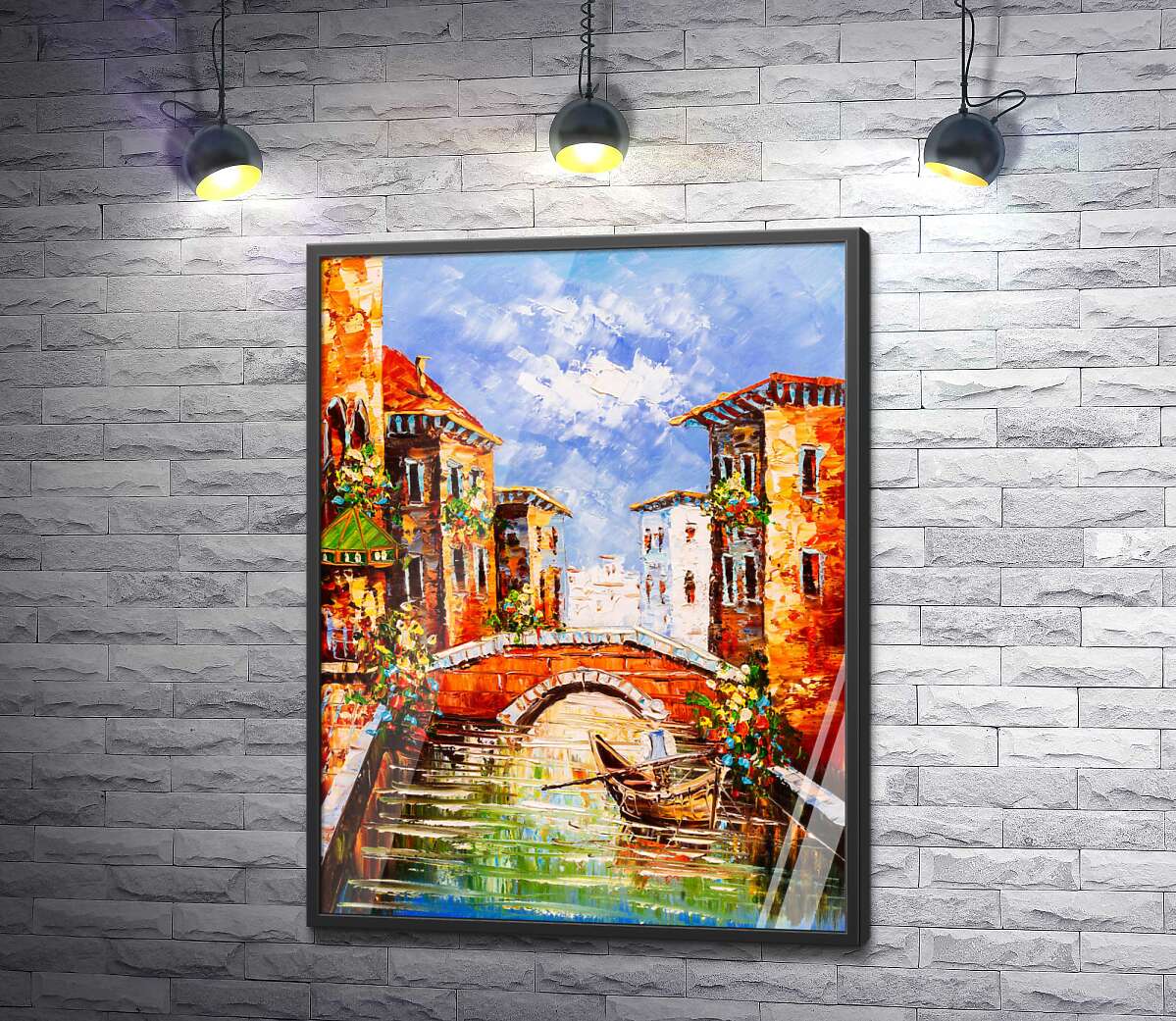 постер Кирпичный мост через канал на фоне украшенных цветами домов