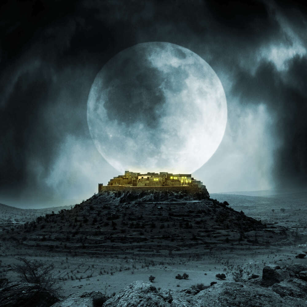 картина-постер Повний місяць над середньовічною фортецею
