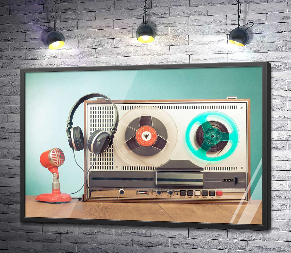 постер Вишукана ретро гарнітура: мікрофон, навушники та магнітофон