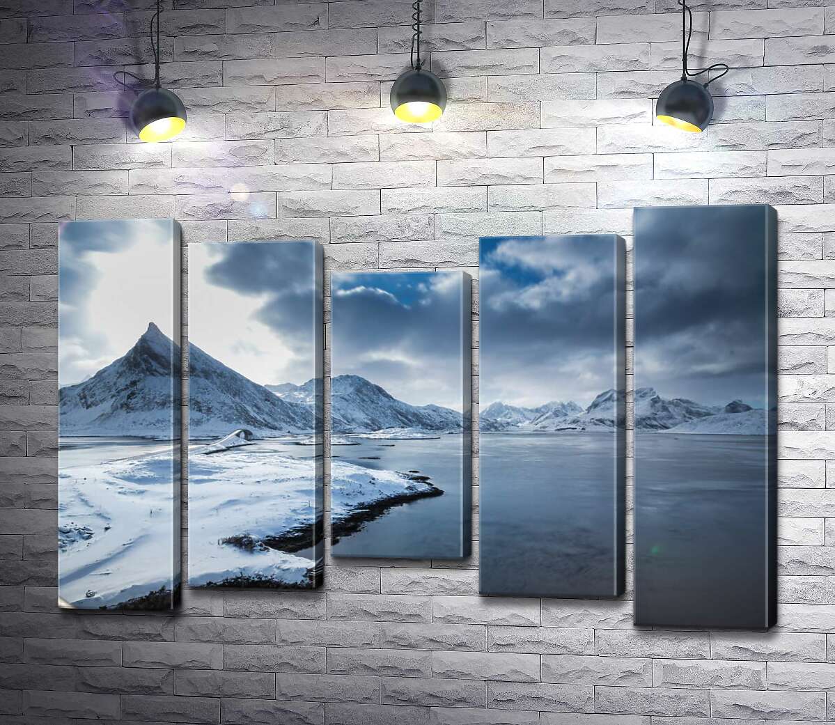 модульная картина Маленький причал на фоне холодных снежных гор (Модуль №27)