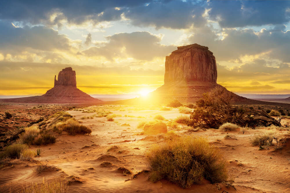 картина-постер Скалы возвышаются над песчаной пустыней Аризоны