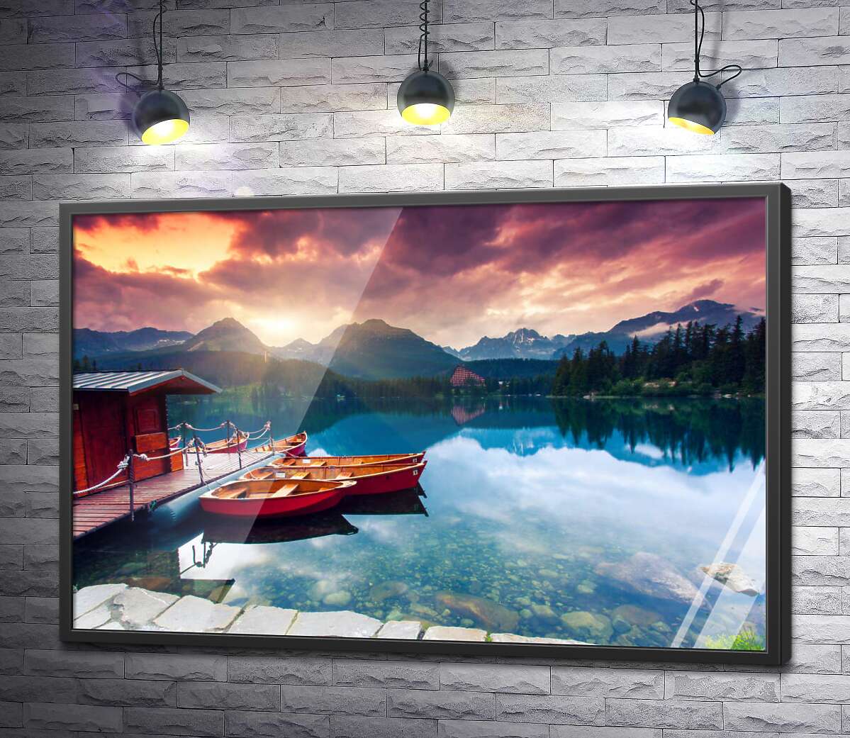 постер Чепурні човни плавають біля причалу у прозорій воді гірського озера