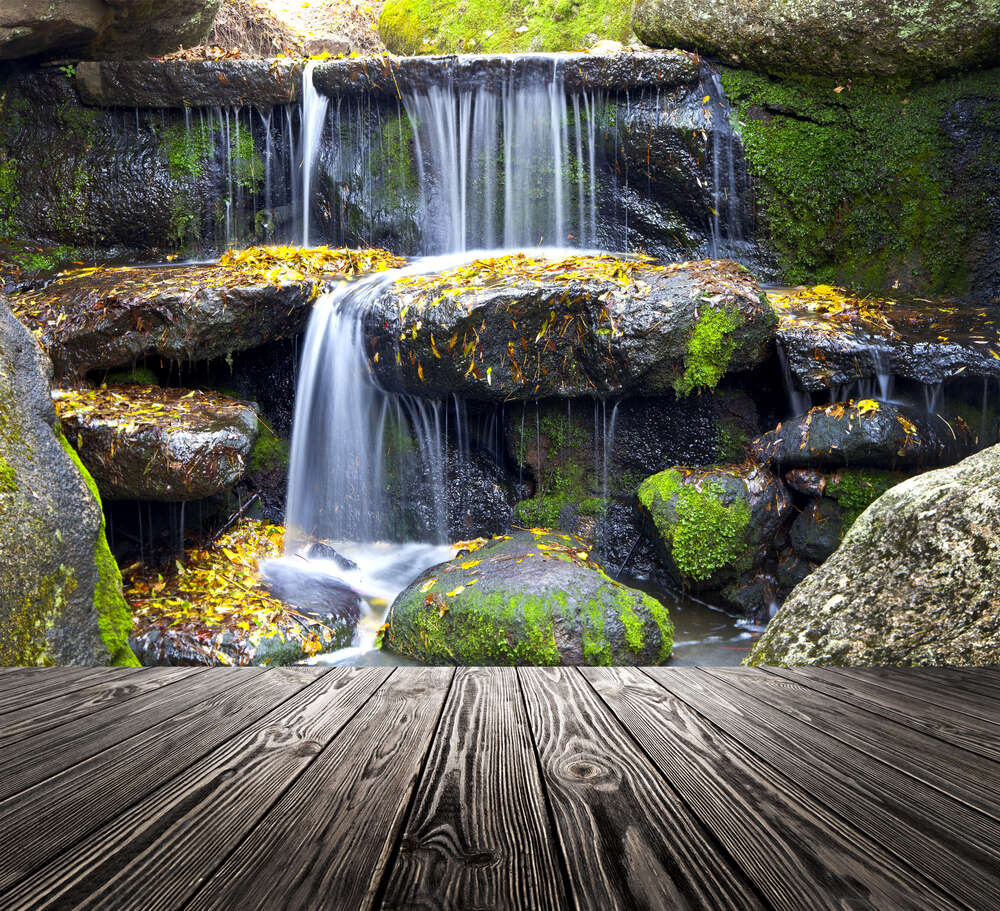 картина-постер Деревянный причал у осеннего водопада
