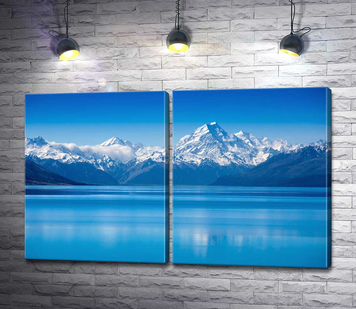 модульна картина Засніжені гірські вершини височіють над блакитним озером