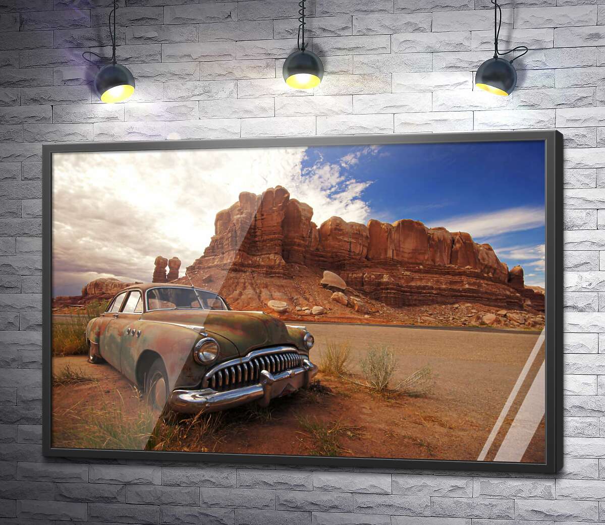 постер Забытый ретро автомобиль стоит на обочине дороги среди пустыни