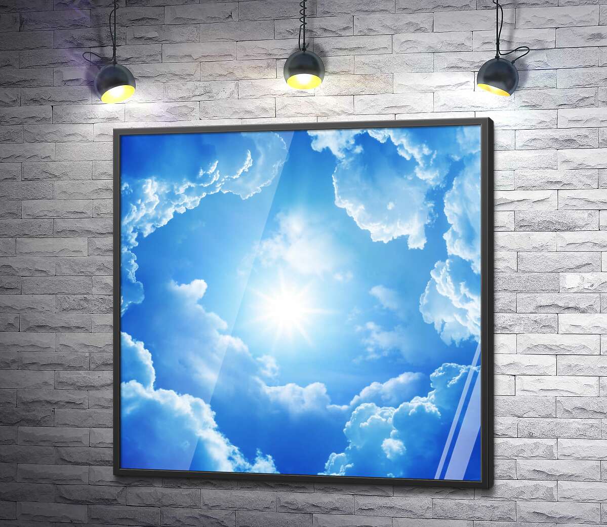 постер Пушистые облака окружили солнце