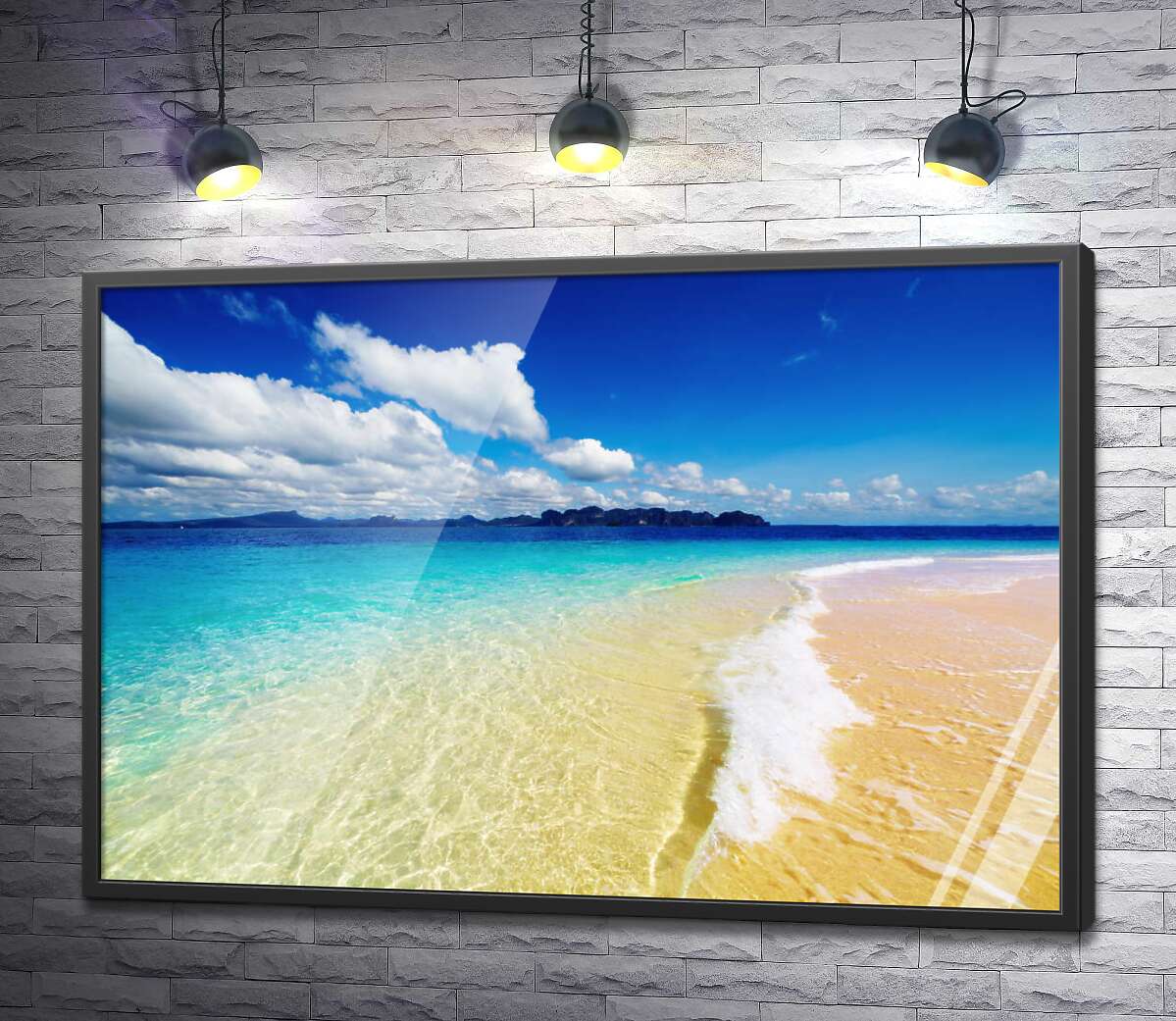 постер Теплый морской берег с желтым песком и прозрачной водой