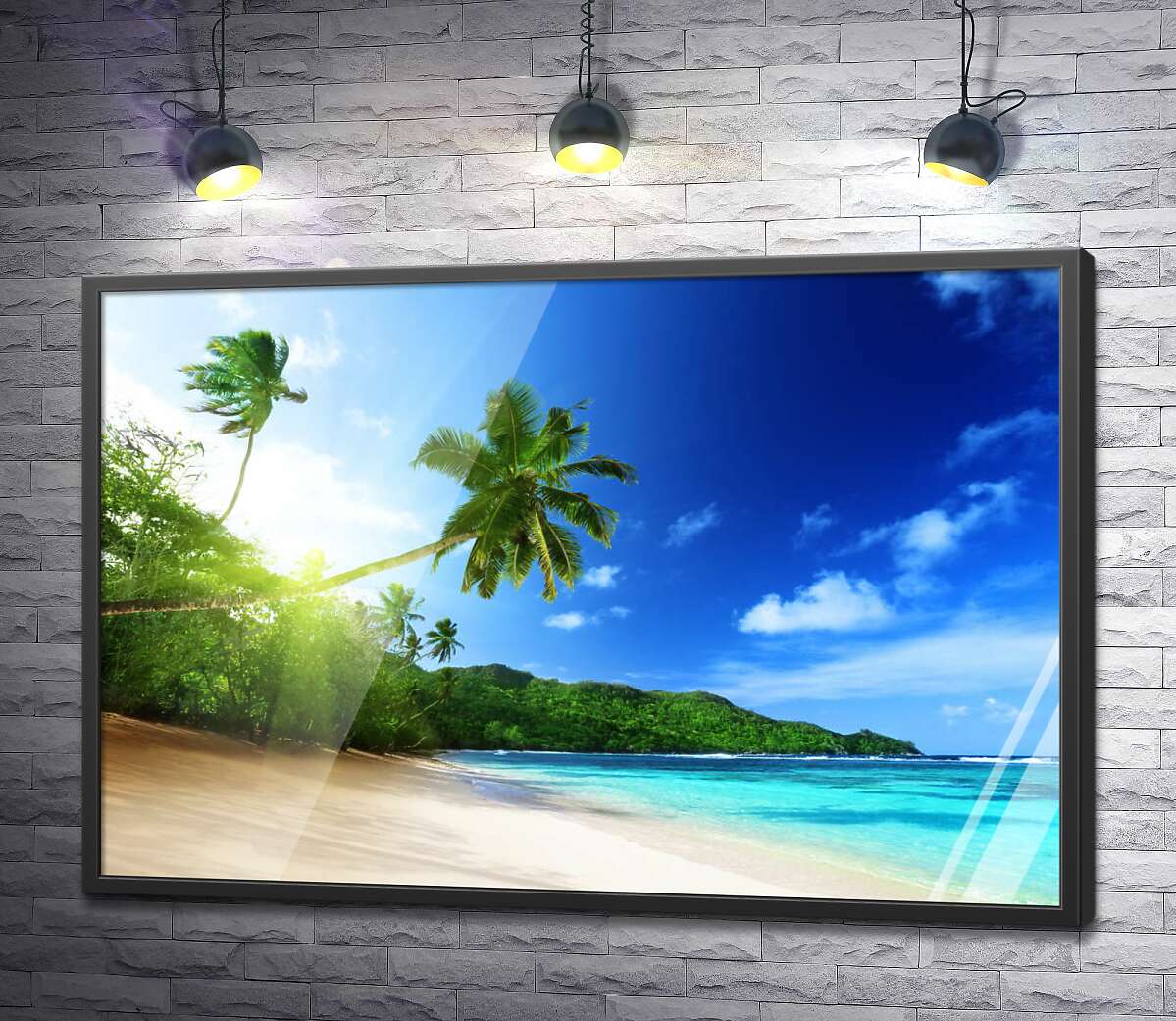 постер Тропические деревья бросают тень на песчаный пляж