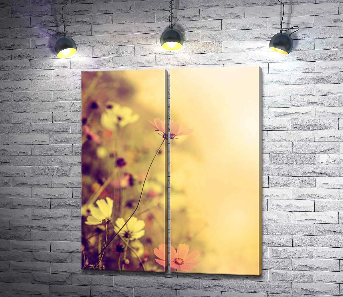 модульна картина Тендітні квіти космеї у пастельних тонах