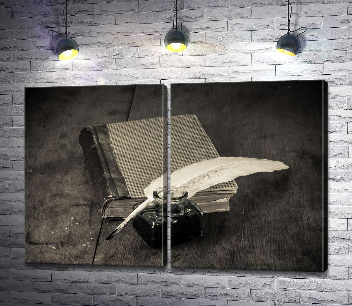 модульная картина Элегантное белое перо лежит на старой книге рядом со стеклянной чернильницей