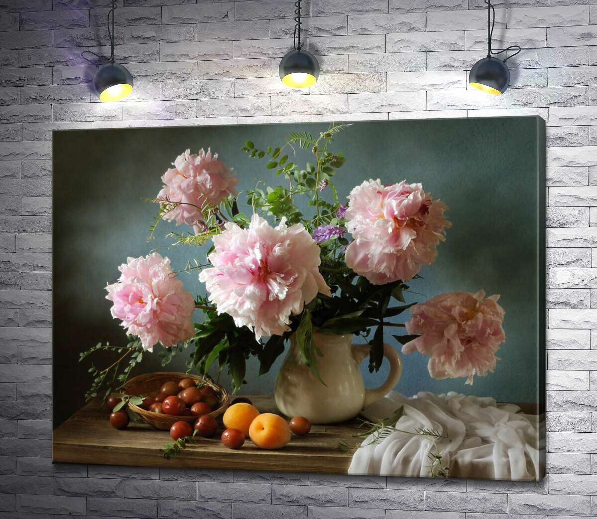 картина Ніжний букет рожевих півоній на натюрморті з аличею та абрикосами