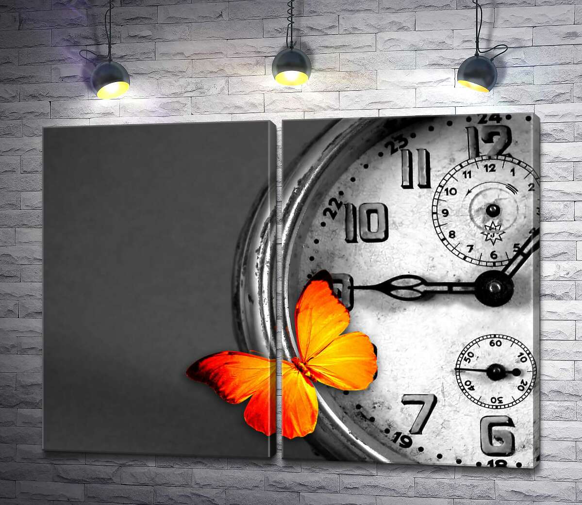 модульная картина Оранжевая бабочка отдыхает на винтажных часах