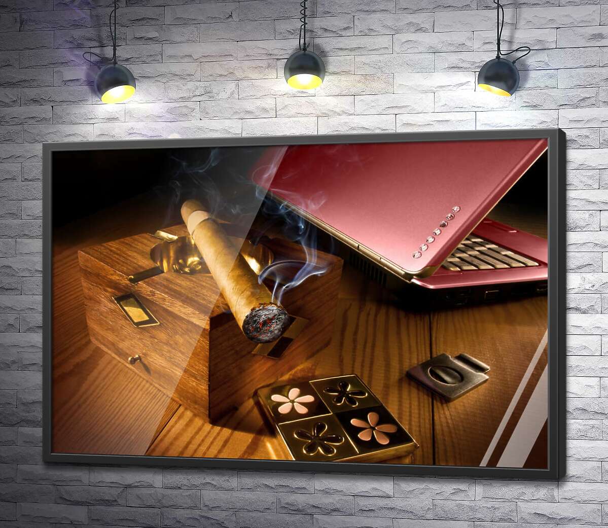 постер Толстая сигара пускает дым на перламутровую поверхность ноутбука