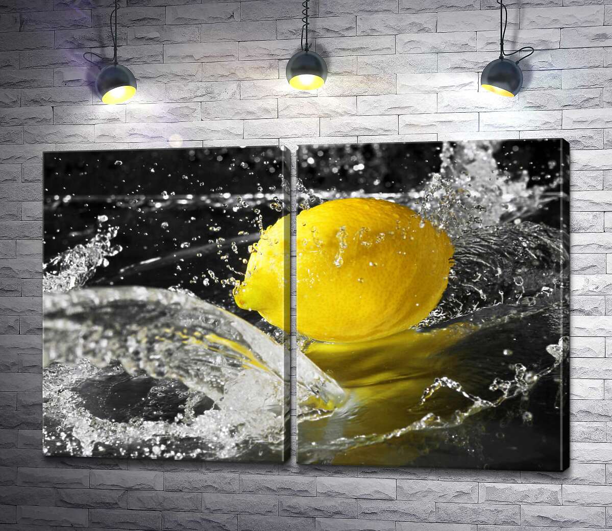 модульная картина Солнечно-желтый лимон в прозрачных брызгах воды