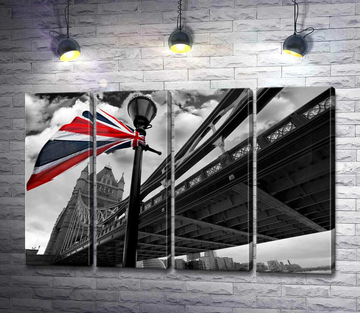 модульная картина Британский флаг висит на фонаре среди Тауэрского моста (Tower Bridge) (Модуль №24)
