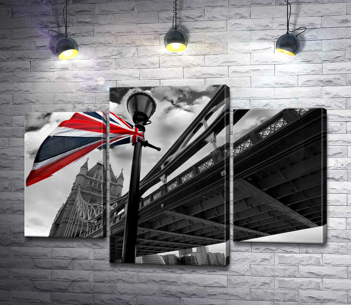 модульная картина Британский флаг висит на фонаре среди Тауэрского моста (Tower Bridge) (Модуль №10)