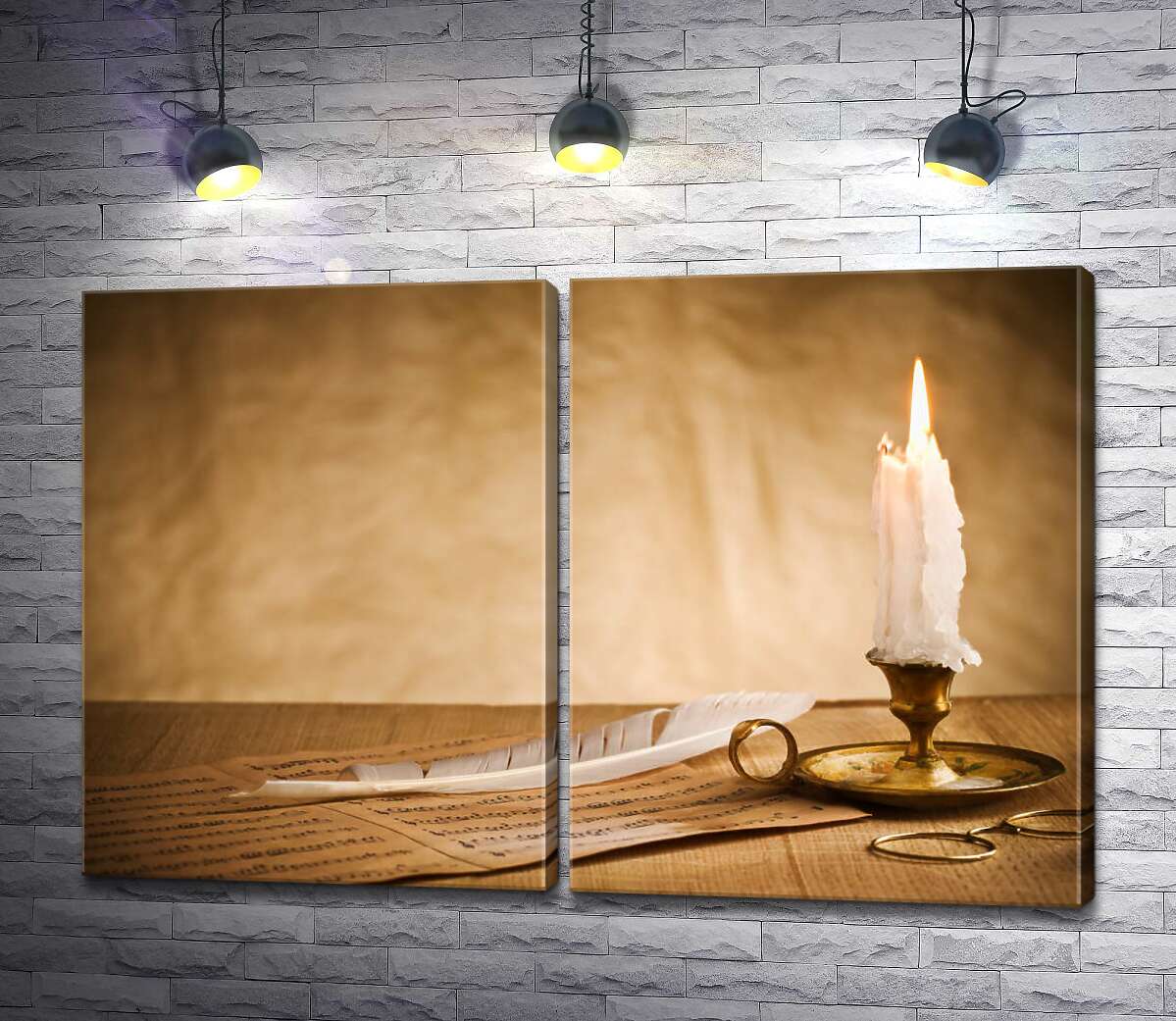модульна картина Теплий вогник білої свічки освітлює лист та перо