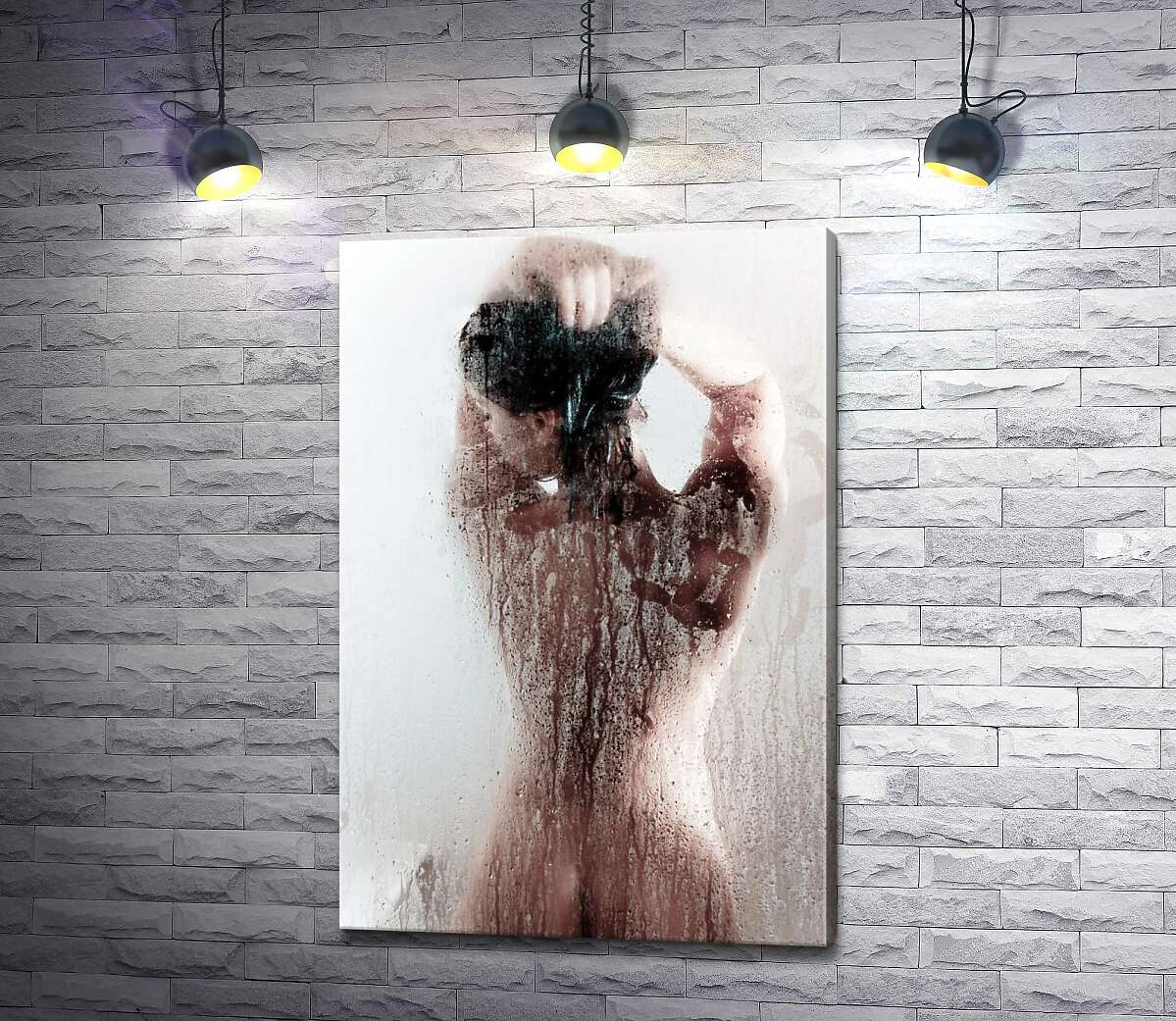 картина Эротические изгибы женской спины за прозрачностью мокрого стекла