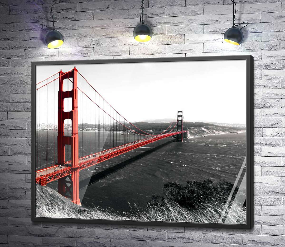 постер Яркий мост "Золотые ворота" (Golden Gate Bridge) проложен над темными водами пролива