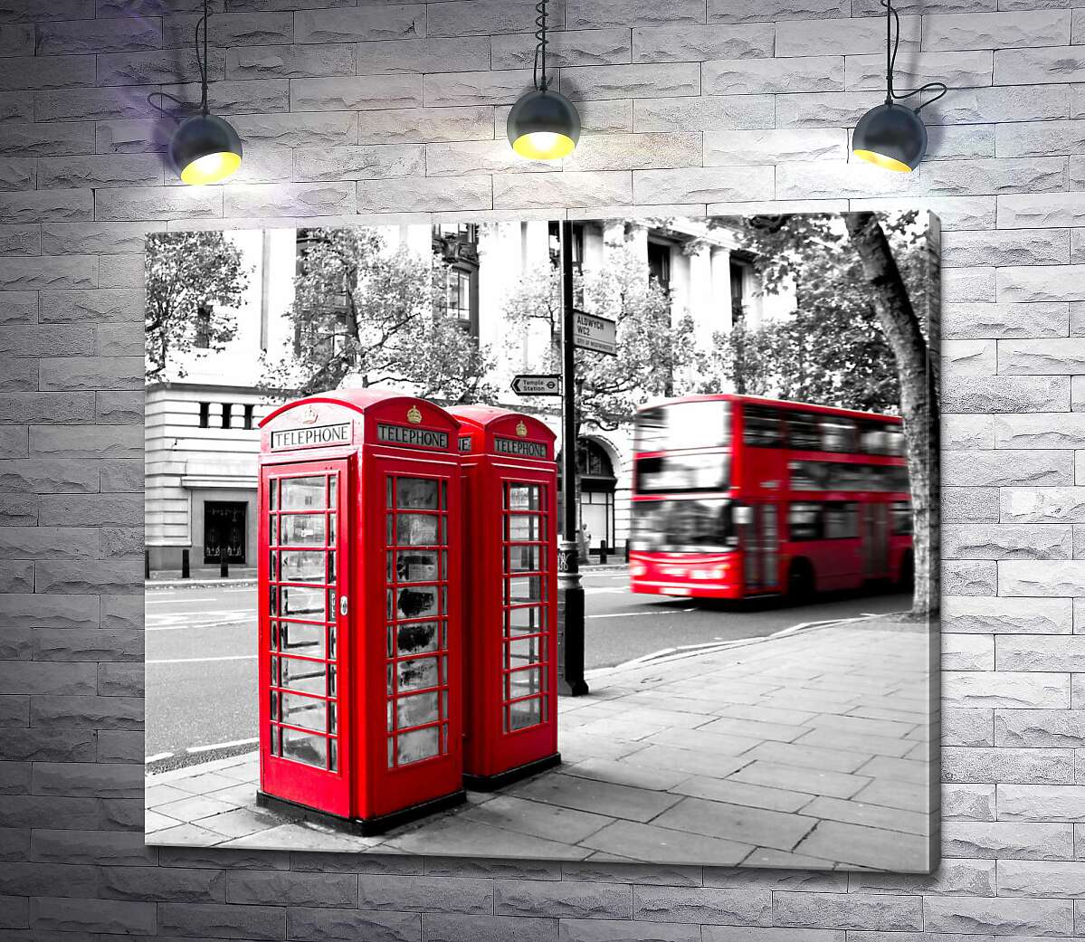 картина Красный акцент телефонных будок в пастельном покое лондонской улицы