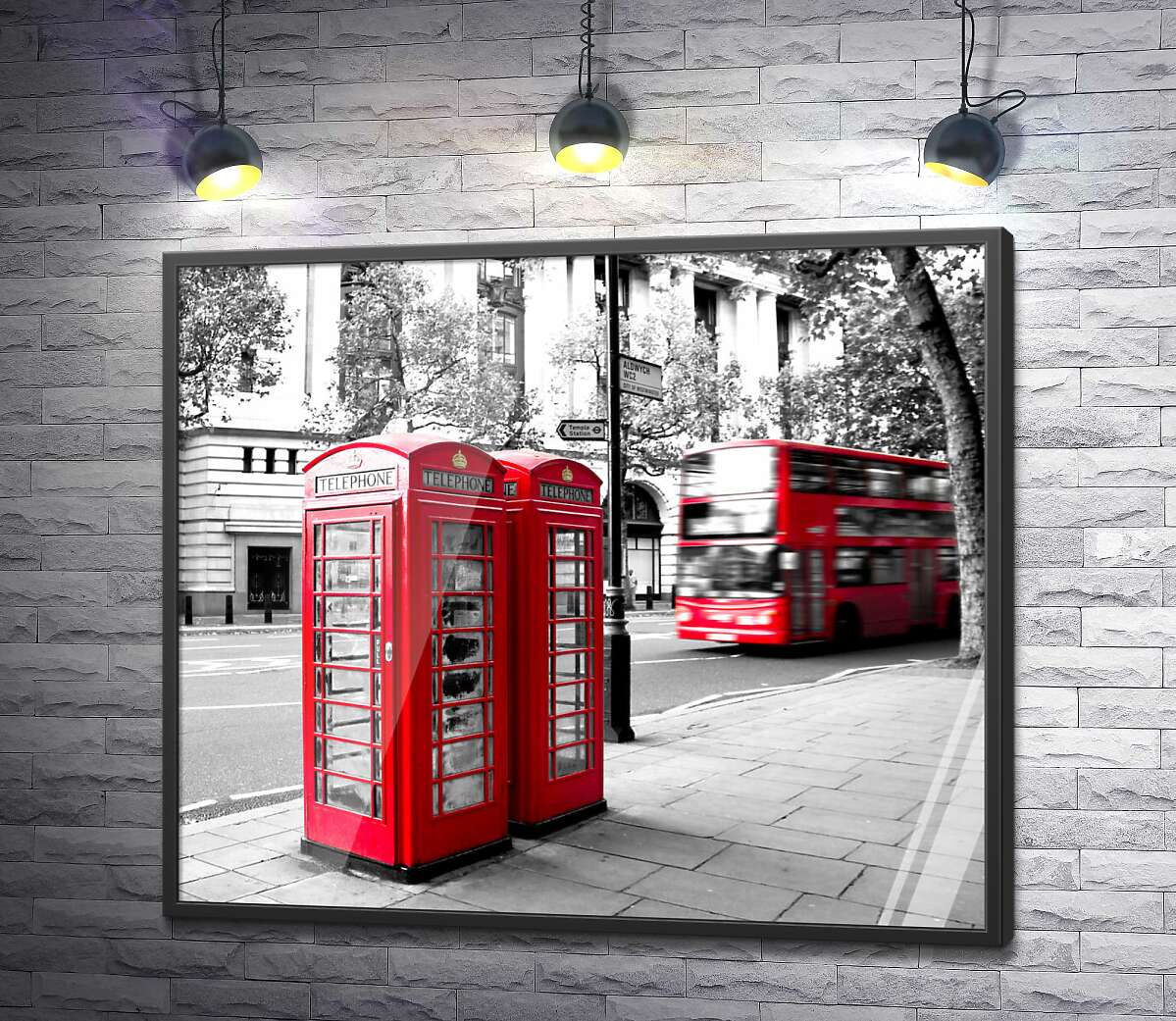 постер Червоний акцент телефонних будок у пастельному спокої лондонської вулиці