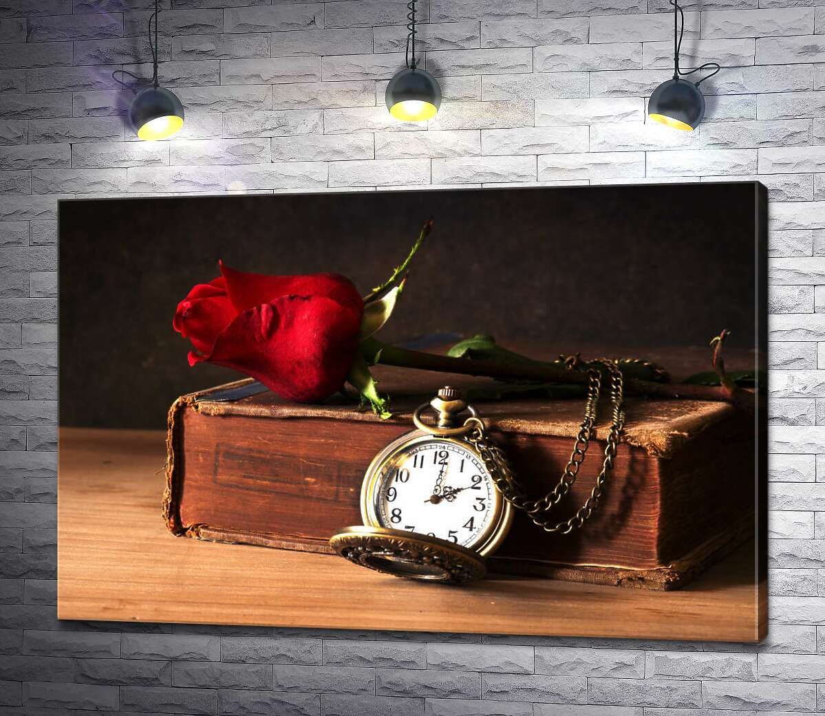 картина Старовинна книга прикрашена кишеньковим годинником та бутоном троянди