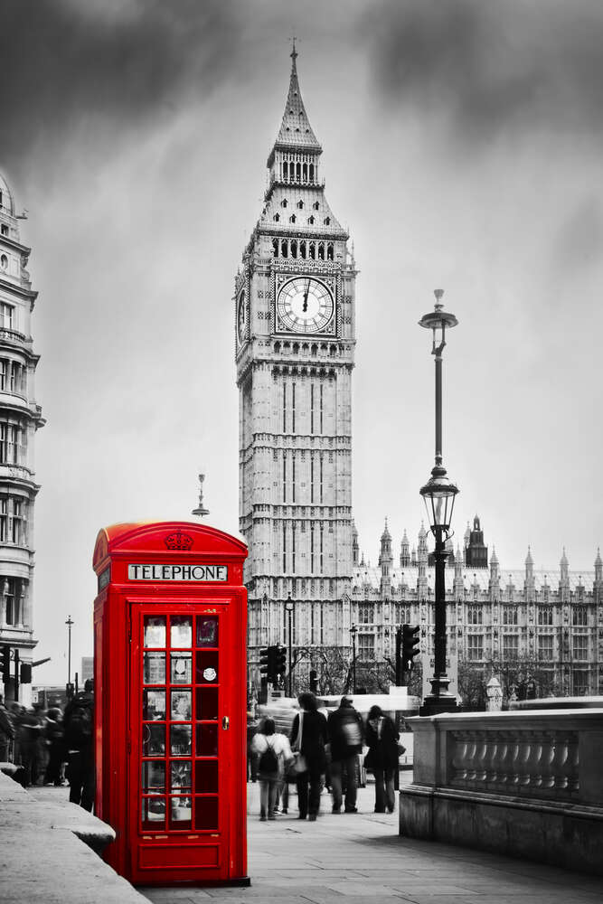 картина-постер Контраст червоної телефонної будки та сірої вежі Біг Бену (Big Ben)