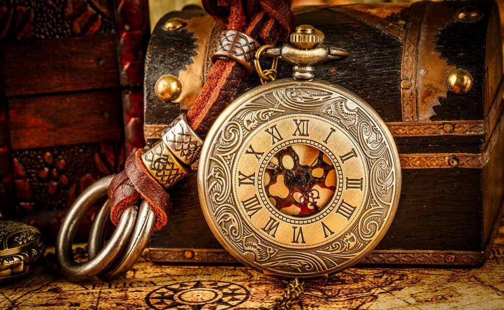 картина-постер Ажурні візерунки на кишеньковому годиннику мореплавця