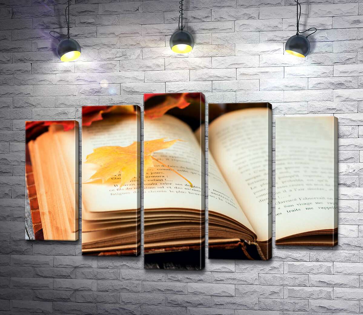модульная картина Желтый кленовый листик лежит на странице книги (Модуль №4)