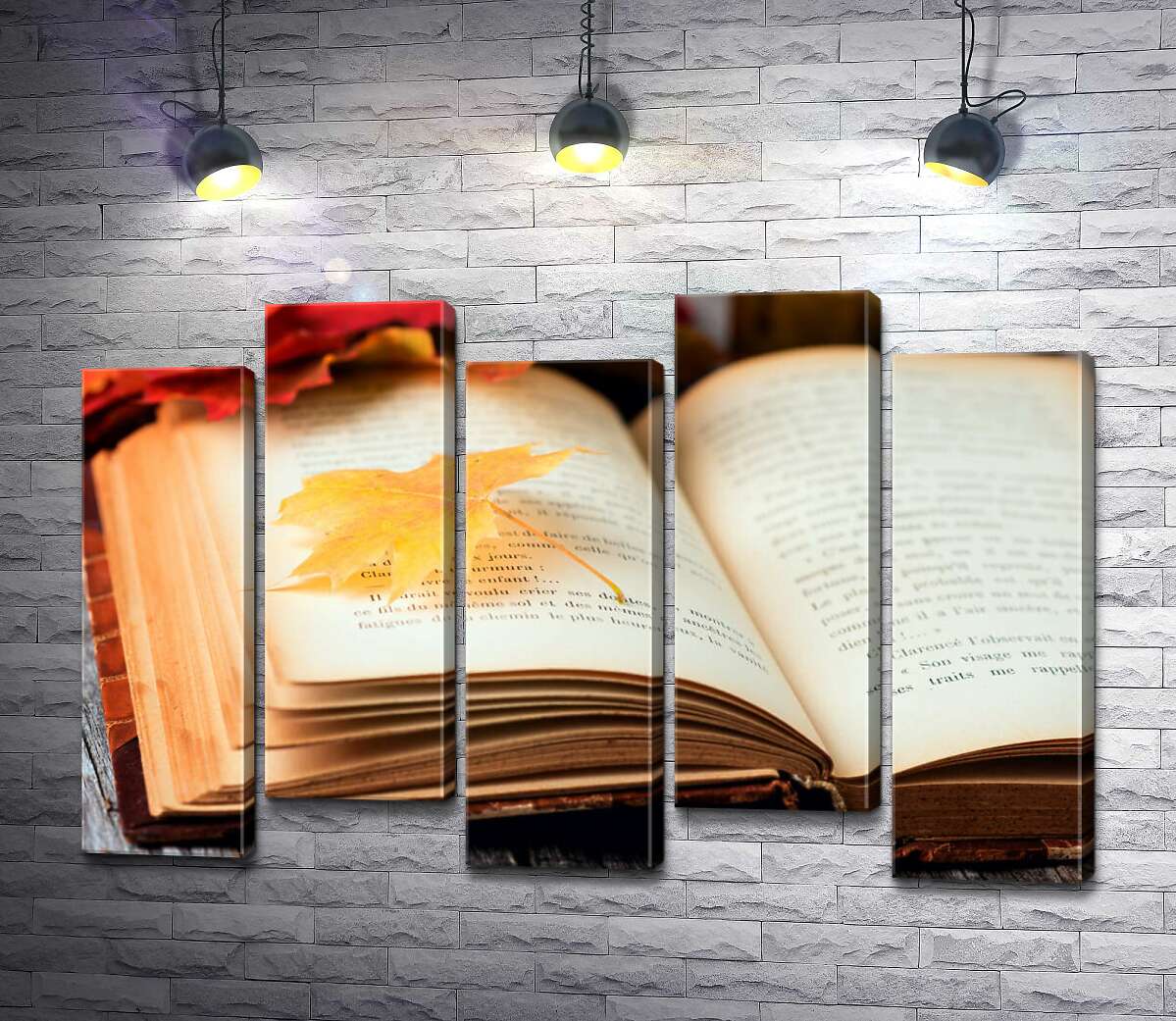 модульная картина Желтый кленовый листик лежит на странице книги (Модуль №30)